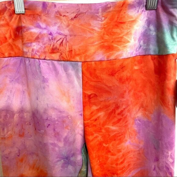 Fit in Casual Activewear tie dye leggings - Picture 5 of 14